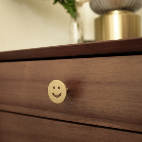 Hapny Home SM25-SB Smiley Satin Brass Cabinet Knob