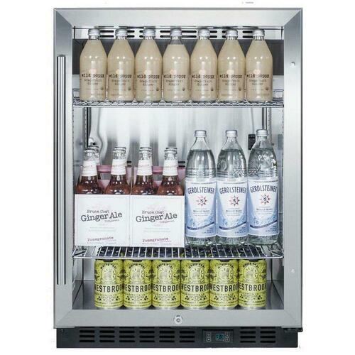Summit SCR610BL 5 cu. ft. Black Beverage Cooler, 23-63/100 in.