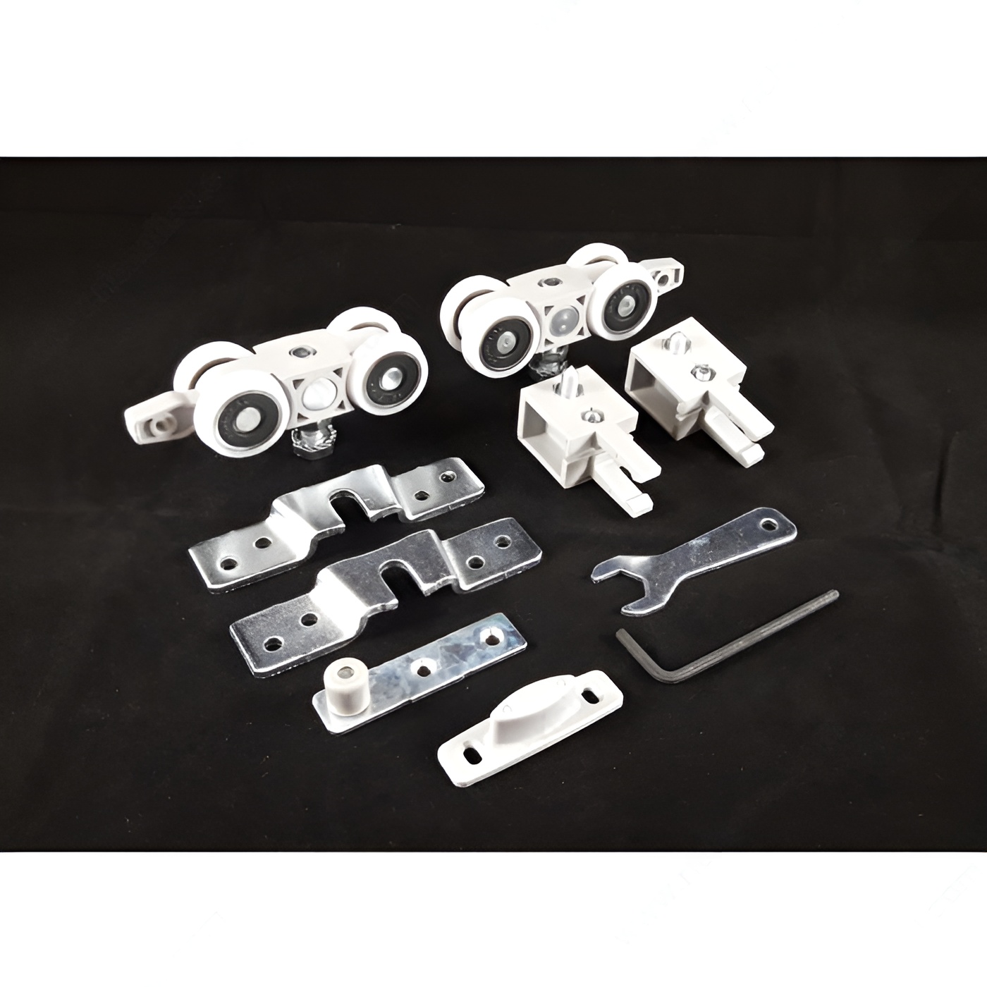 Richelieu 892763RO82 RO 82 Hardware Set Series | thebuilderssupply.com