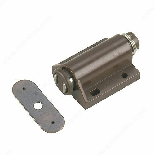 Richelieu 292R Magnetic Push Catch with Plate