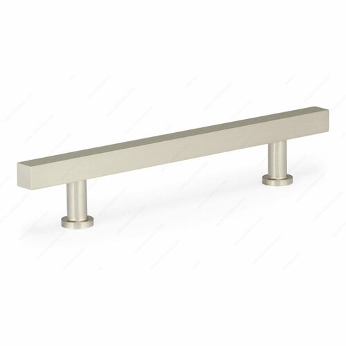 Richelieu BP8864128195 Modern Metal Pull 8864