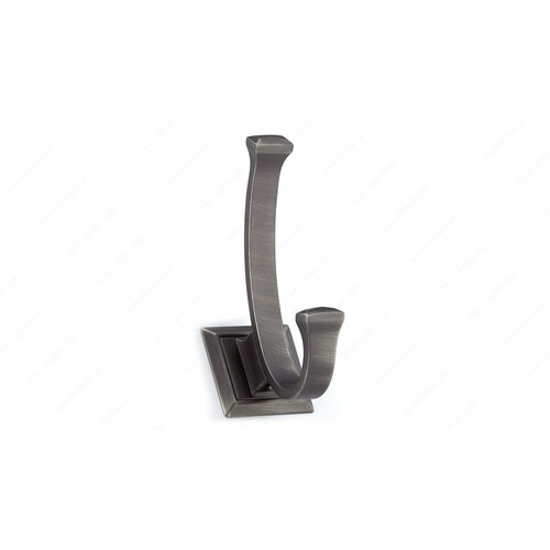 Richelieu RH1173021143 Transitional Metal Hook 1173